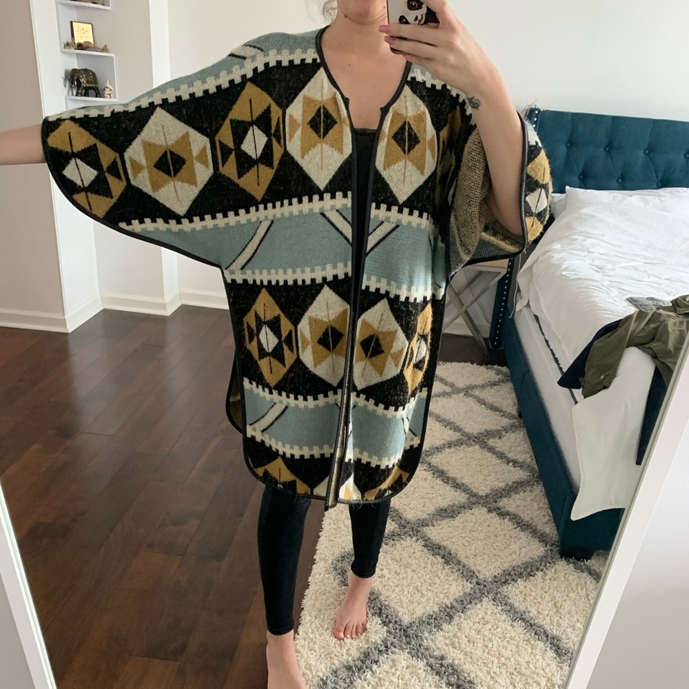 H&M sweater - Picture 2 of 3